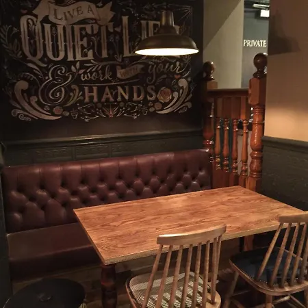 The Crafty Cow 2* Bristol